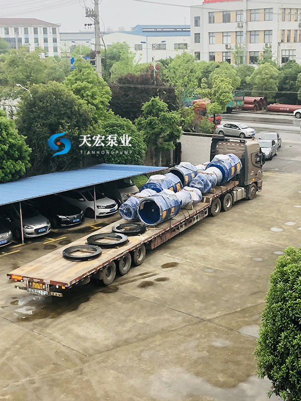 九台立式长轴泵启程发往青藏高原